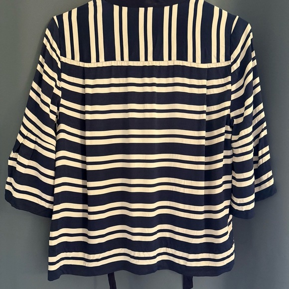 Draper James Navy & Cream Striped V-Neck Blouse Size 10 - Picture 2 of 3